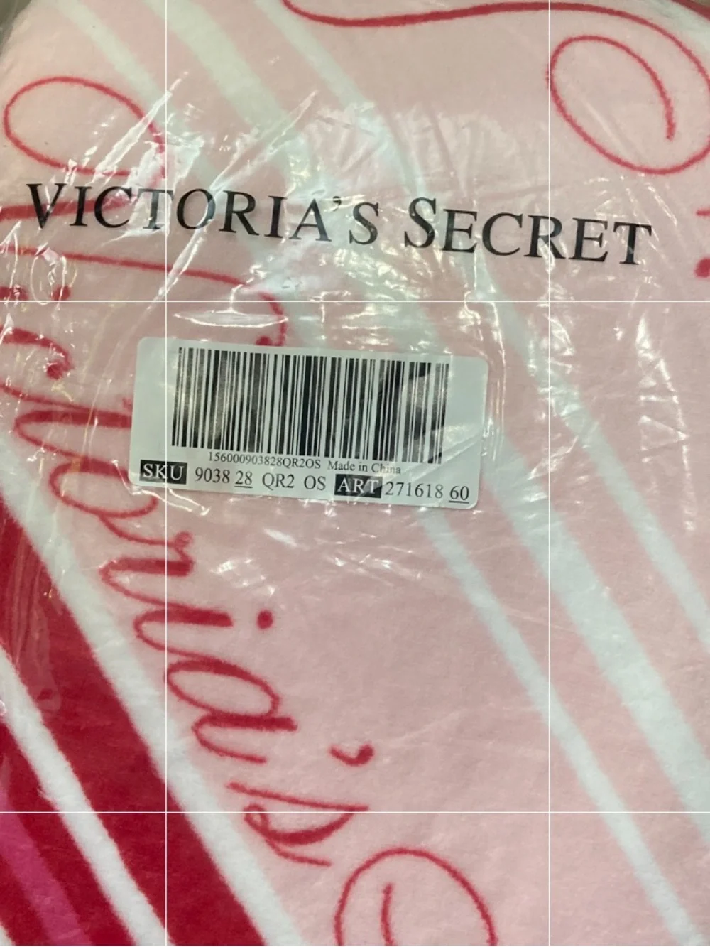 NEW Victoria's Secret Cursive Logo Cozy Pink & Red Plush Sherpa Throw Blanket